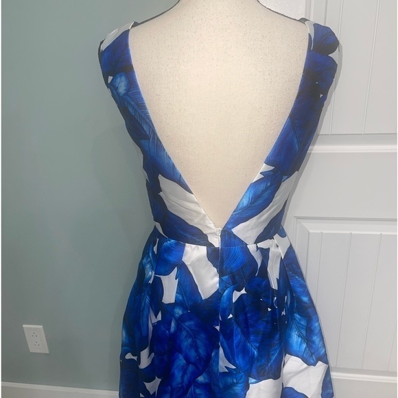 Chi Chi London Essie High Low blue leaf print dress size 4 - Picture 12 of 12